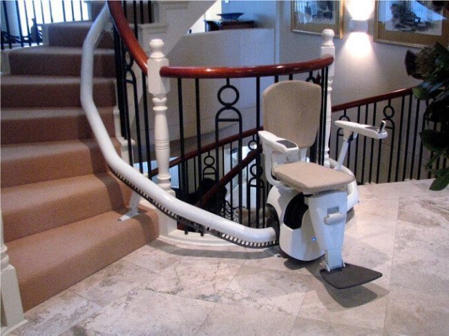 Indoor Flow 2 Curved Rail Stairlift